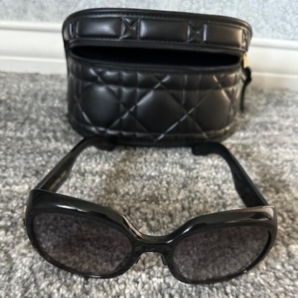 Dior Lady Round Sunglasses 95.22 R2I - Picture 3 of 5